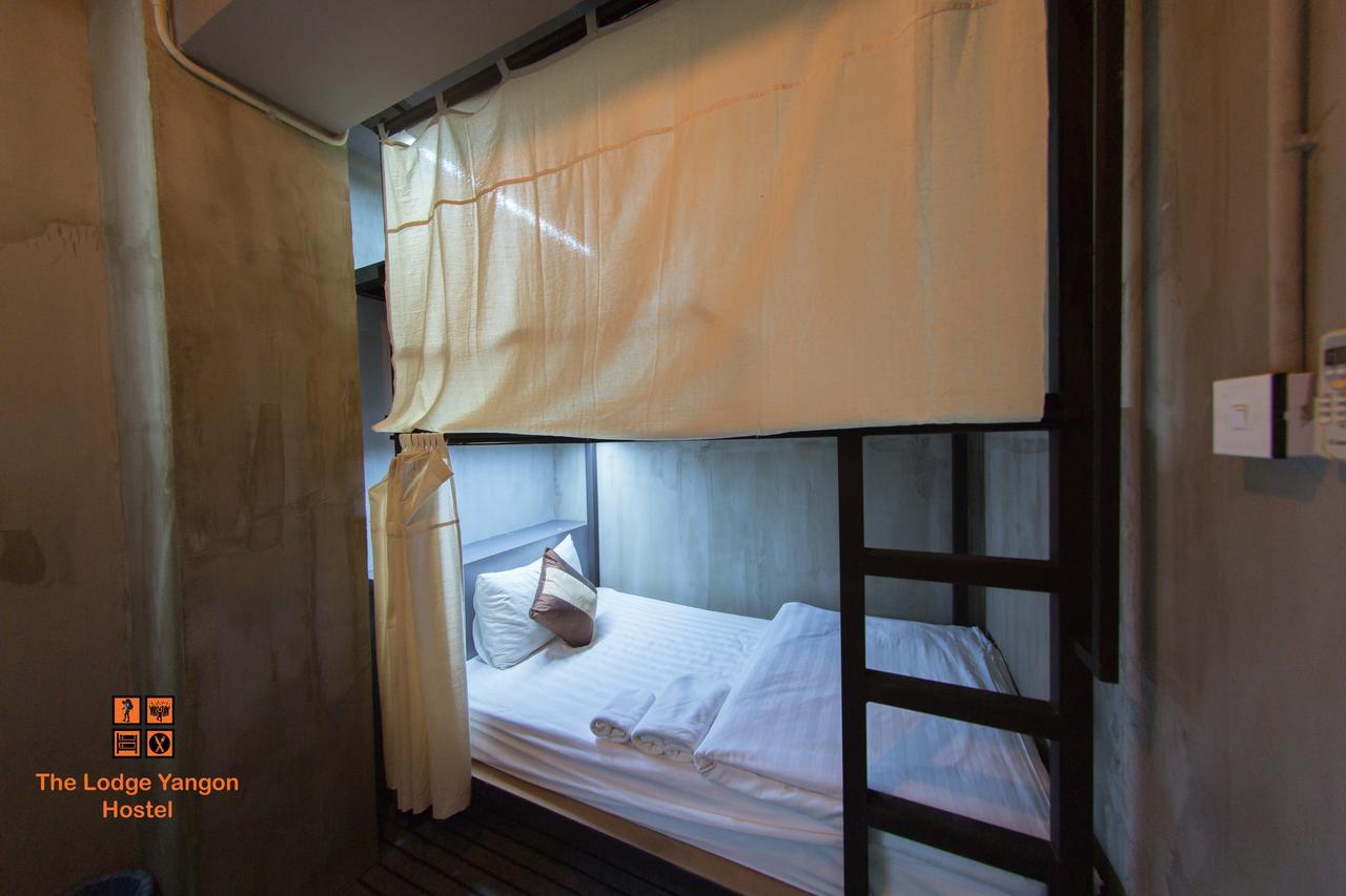 The Lodge Yangon Hostel Buitenkant foto