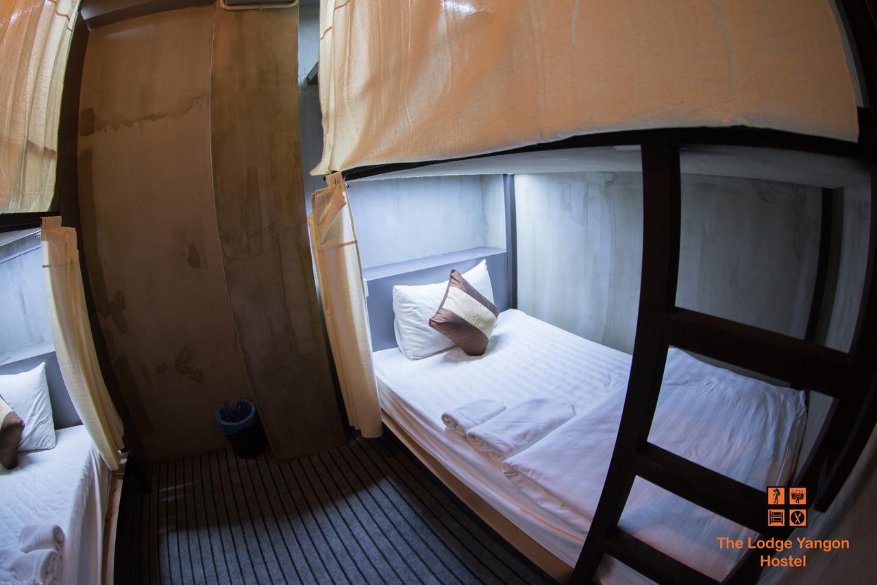 The Lodge Yangon Hostel Buitenkant foto