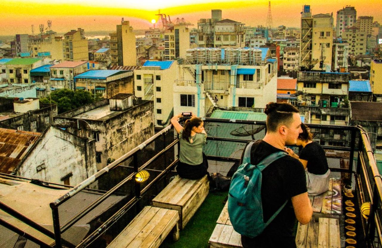 The Lodge Yangon Hostel Buitenkant foto
