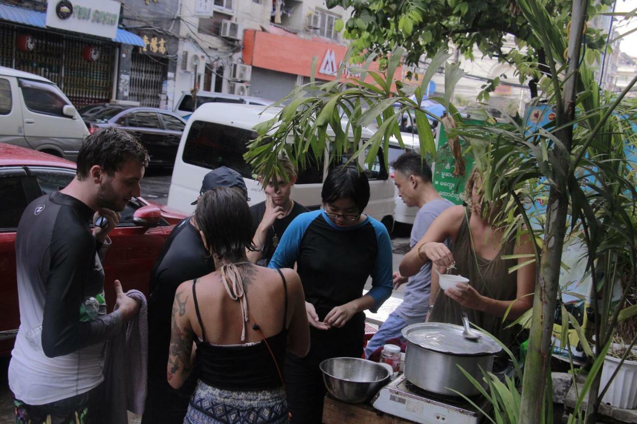 The Lodge Yangon Hostel Buitenkant foto