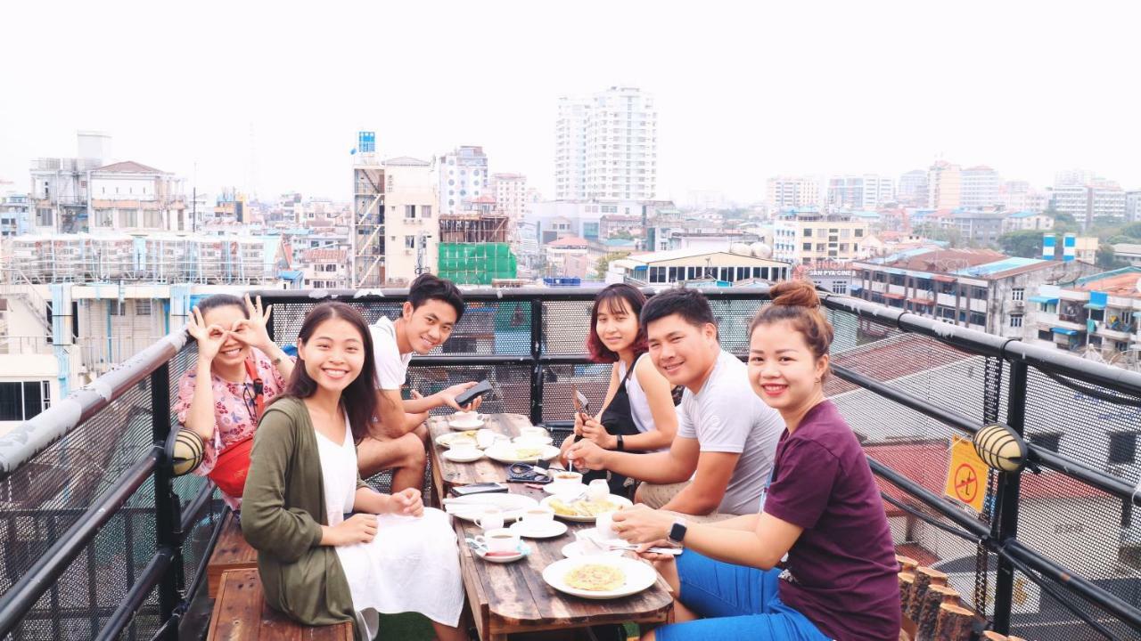 The Lodge Yangon Hostel Buitenkant foto