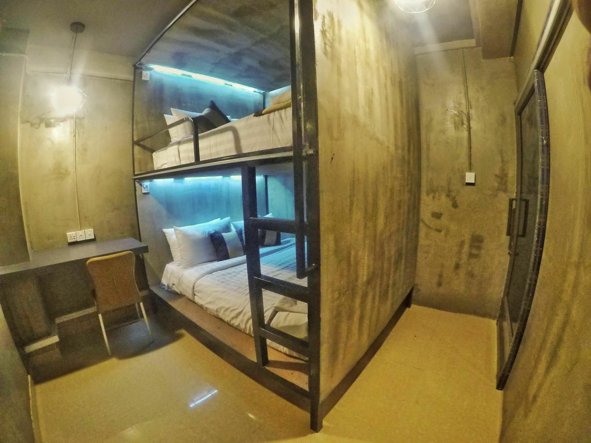The Lodge Yangon Hostel Buitenkant foto