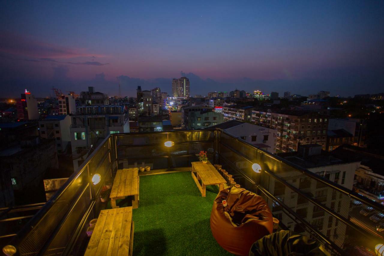 The Lodge Yangon Hostel Buitenkant foto
