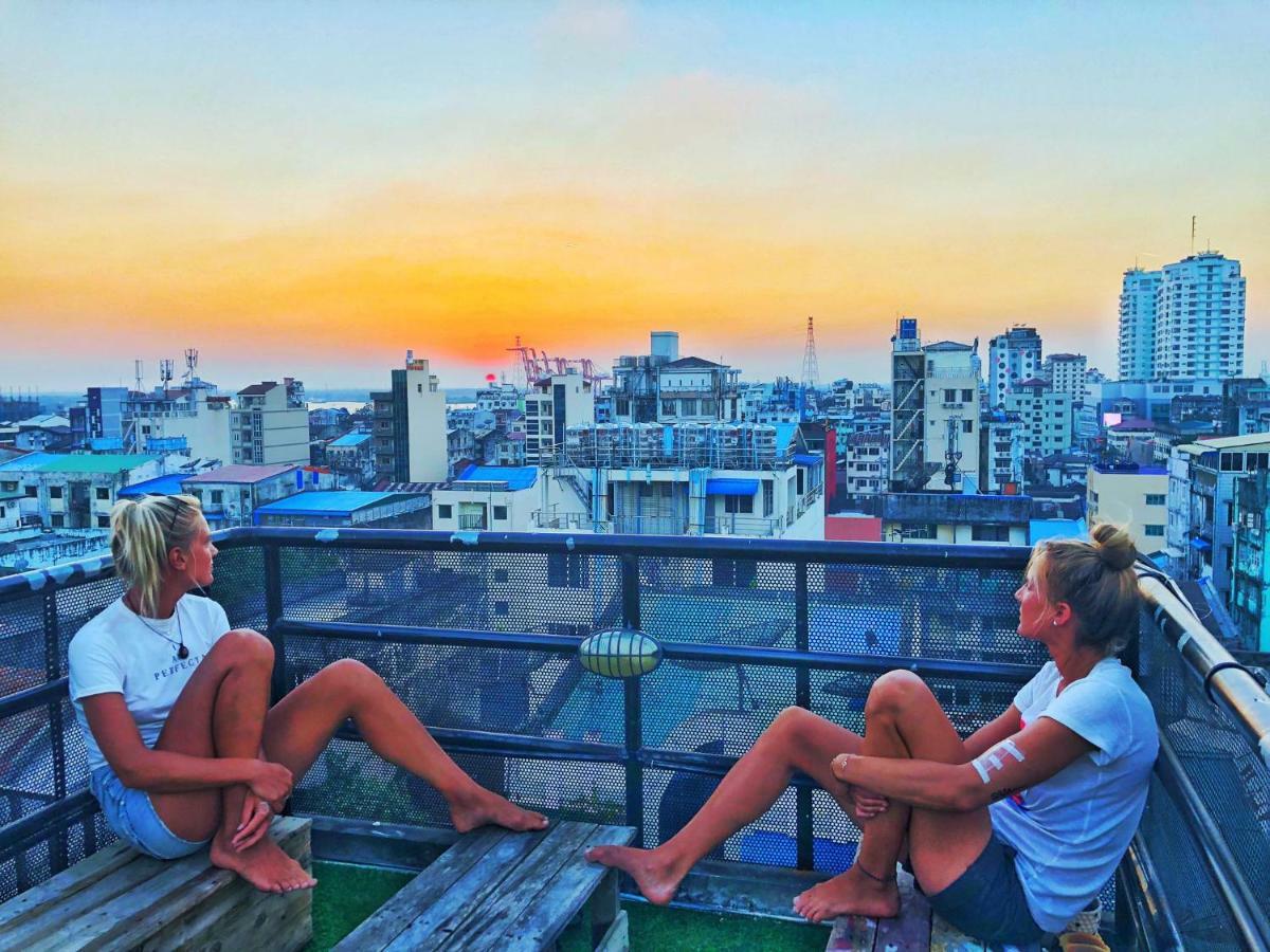 The Lodge Yangon Hostel Buitenkant foto