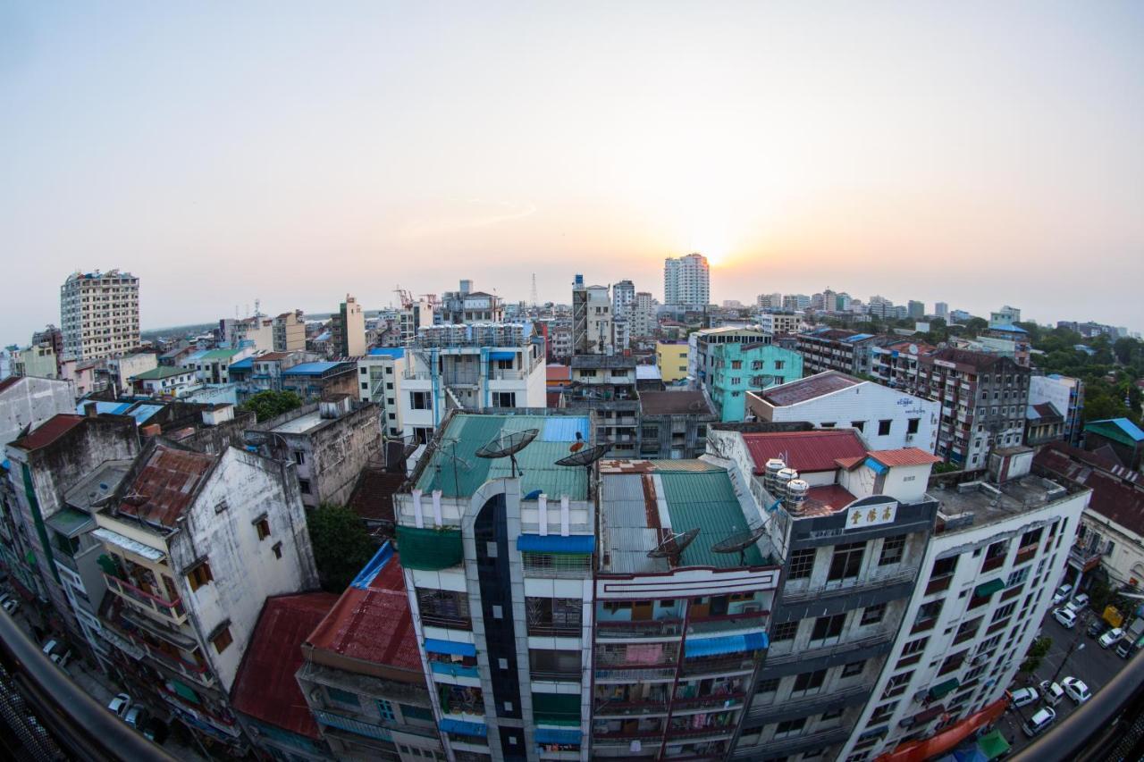 The Lodge Yangon Hostel Buitenkant foto